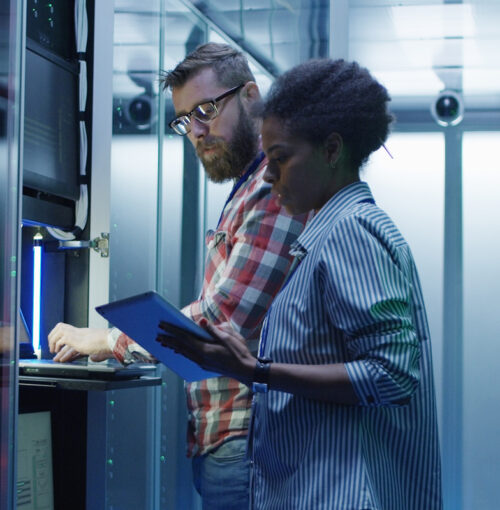 cso_nw_it_staff_setting_server_hardware_in_server_room_data_center_by_evgeniy_shkolenko_gettyimages-1059910988_2400x1600-100828014-large cso_nw_it_staff_setting_server_hardware_in_server_room_data_center_by_evgeniy_shkolenko_gettyimages-1059910988_2400x1600-100828014-large